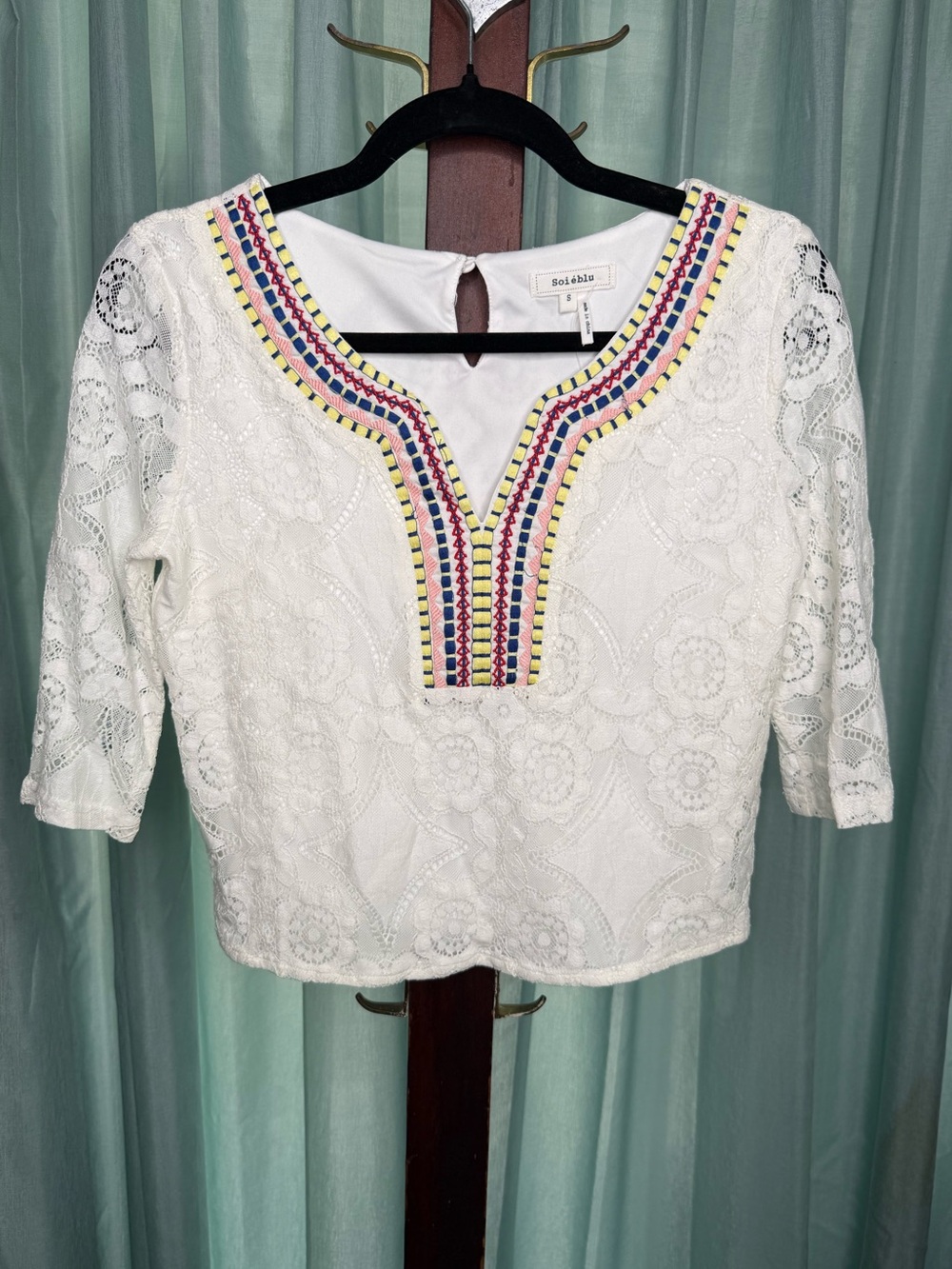 NWOT Soieblu Lace and embroidered Shirt Size Small